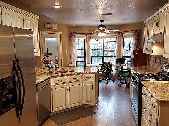 5th image of 514 Riverwood Dr