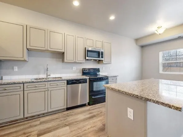 2671 Sable Blvd, Aurora, CO 80011