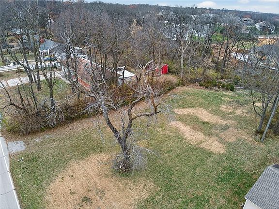 3rd image of 4924 NW Linden Rd