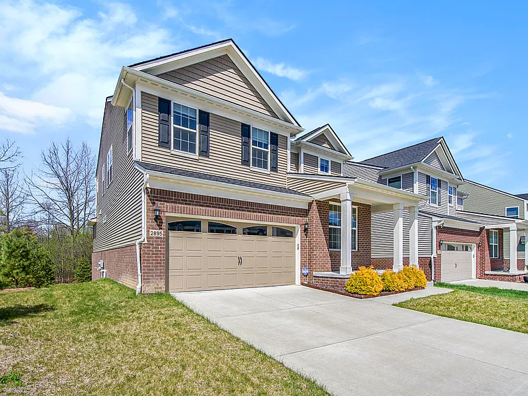 2895 Dillon Dr — Photo 3