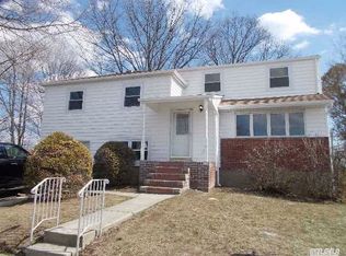 2541 Newbridge Rd, Bellmore, NY 11710