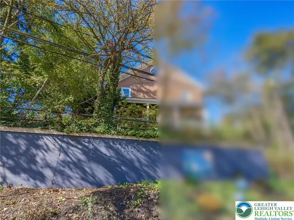 6230 Main St, Center Valley, PA 18034