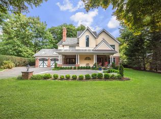 131 Glenlawn Ave, Sea Cliff, NY 11579