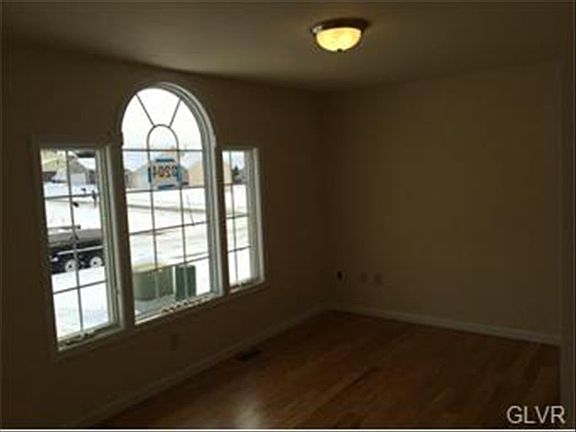 2nd image of 3213 Eisenhower Dr