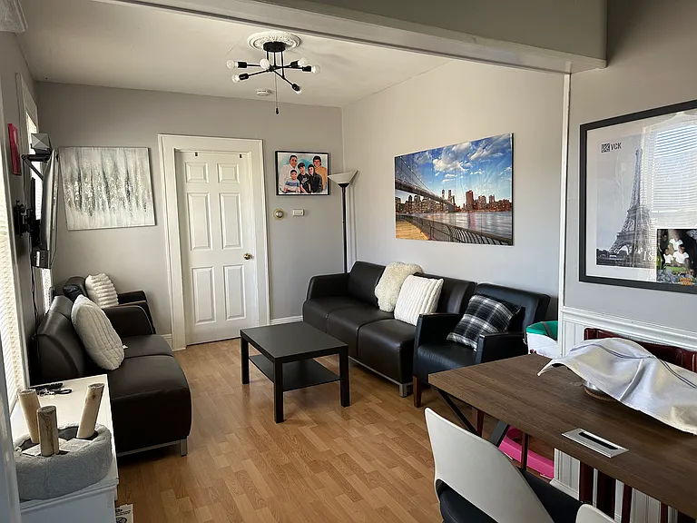 32 Royal Ave — Photo 17