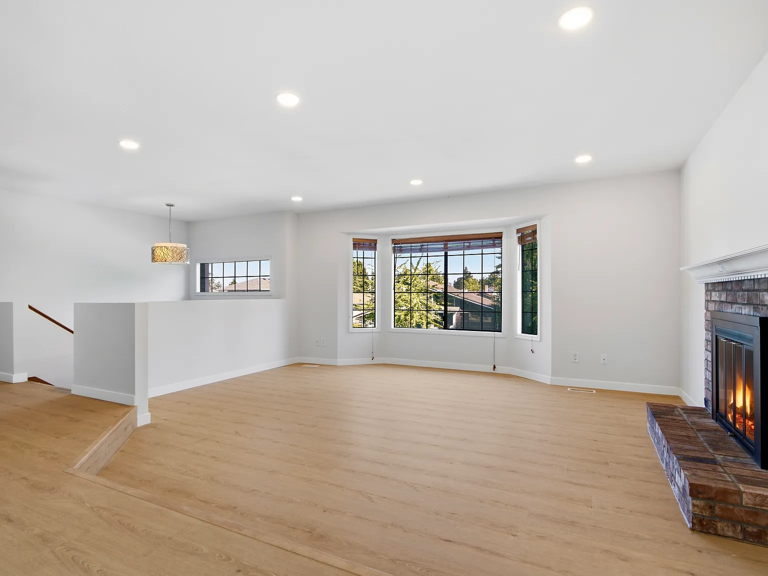 4 bed, 2090 sqft, $3,500 — Photo 3