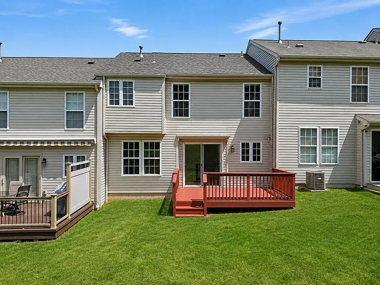 634 Village Green Blvd E — Photo 15