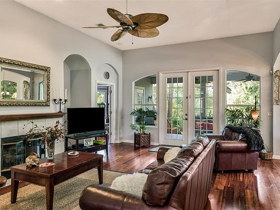 5th image of 2615 Portside Dr