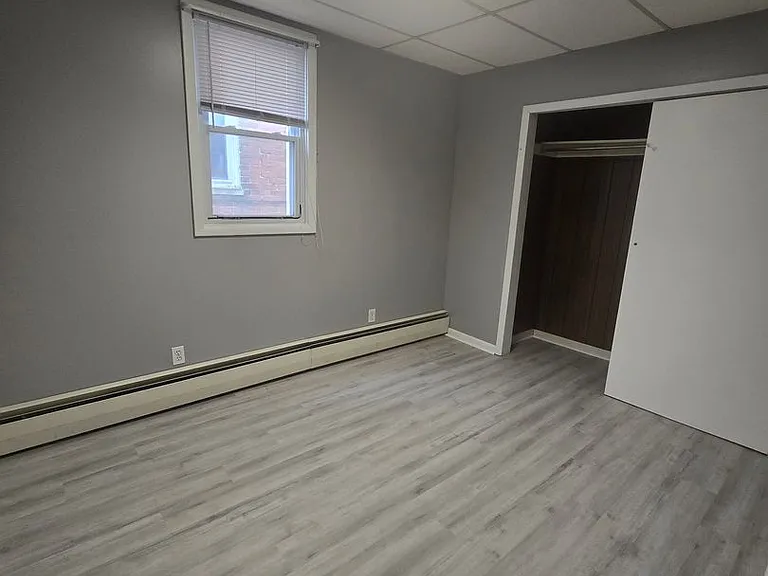 533 W Broadway — Photo 17