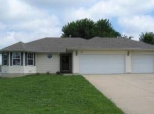 4209 W University St, Springfield, MO 65807