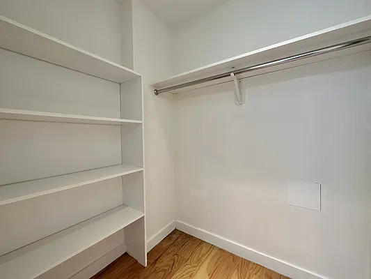 Rented by AZ REALTY NYC LLC | media 18