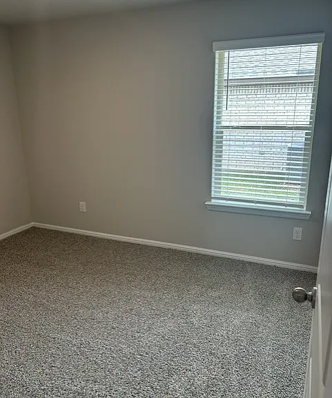 333 Lubbock Dr — Photo 23