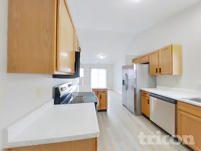 7260 Kidwell Dr — Photo 6
