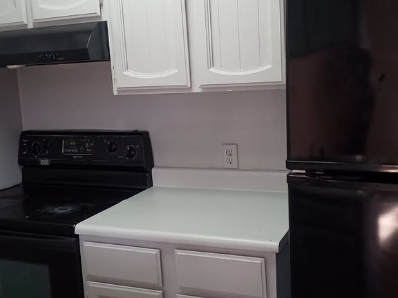 4th image of 1445 N 53rd Dr