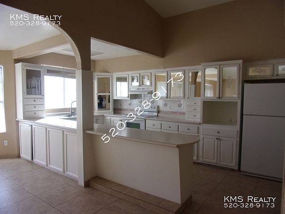 3rd image of 1861 W Arroyo Vista Dr