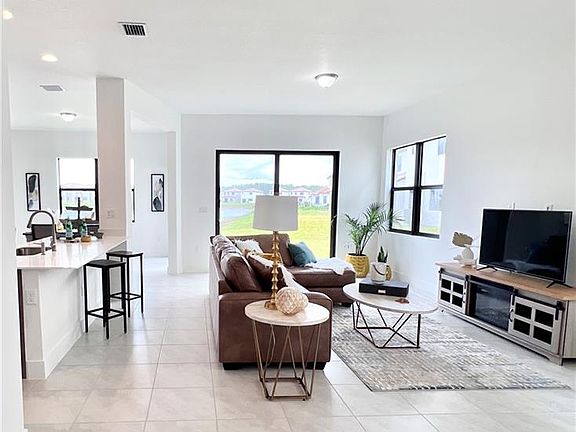 3rd image of 5612 Carrara DR
