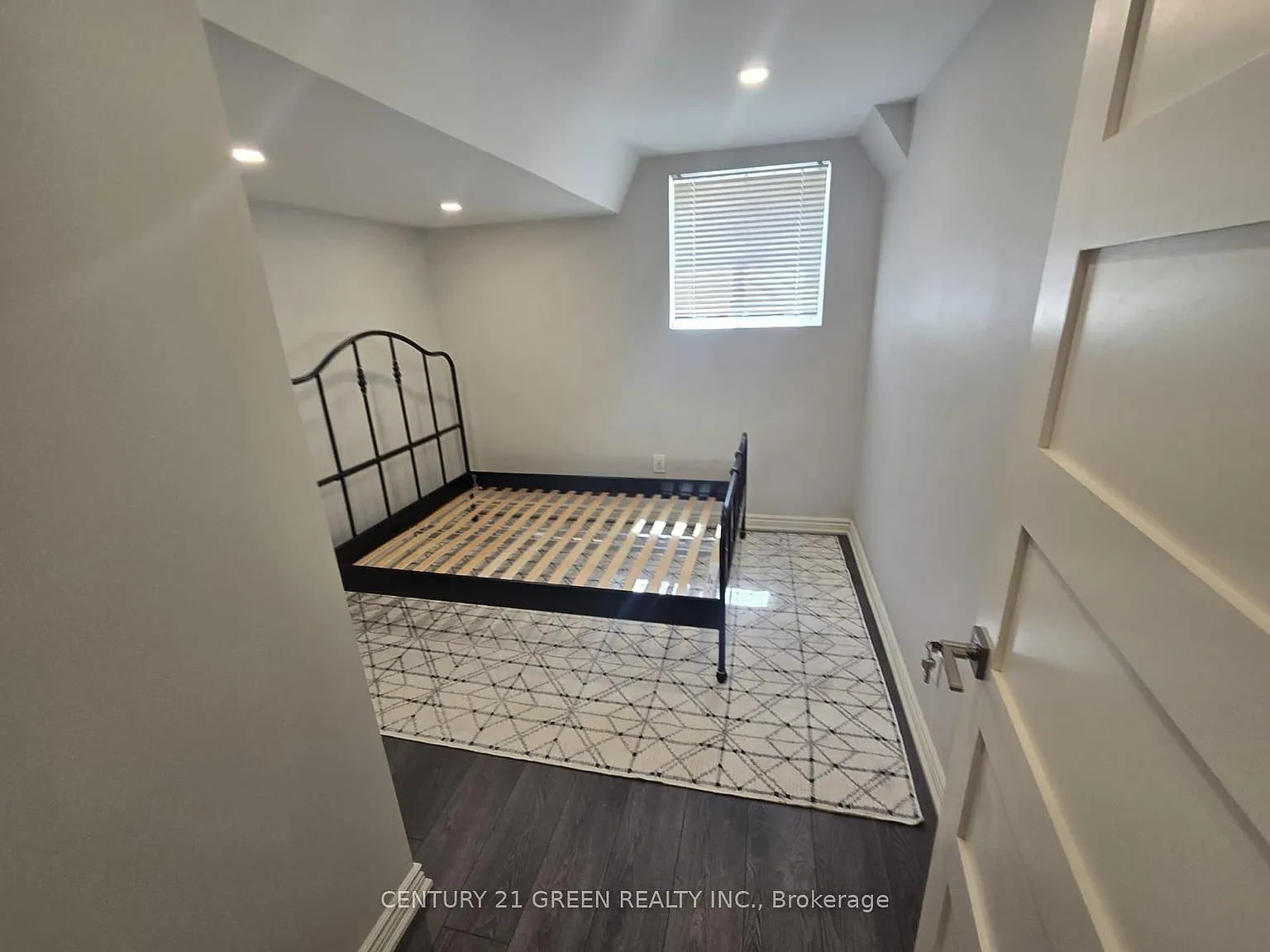 2 bed, $2,350 — Photo 4
