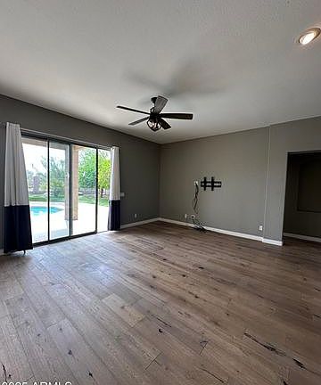4th image of 26631 N 43rd St