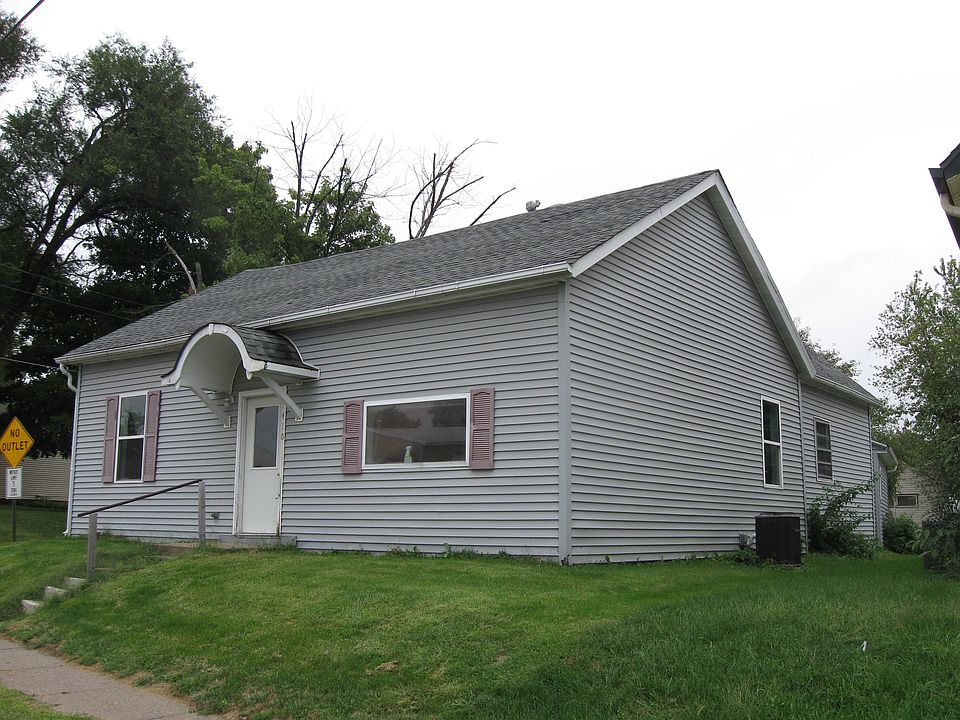 Facing Mt. Pleasant St