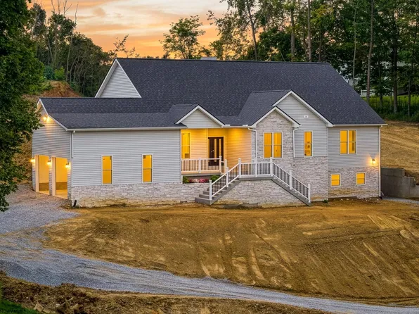 206 Jade Dr, Morgantown, WV 26508
