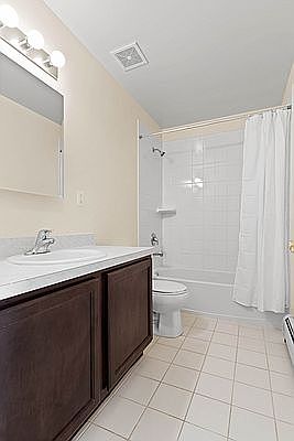 2nd image of 103 Dolphin Ct Unit B