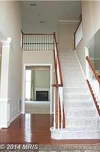 2-story foyer