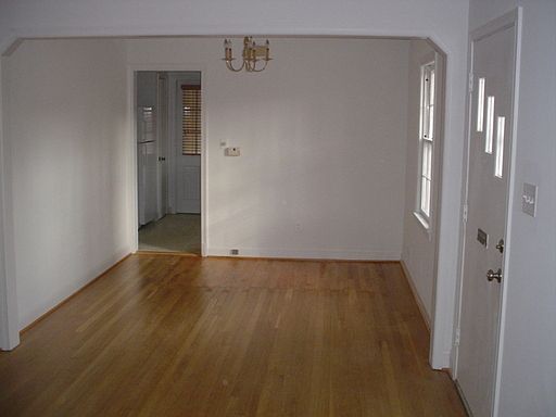 2nd image of 1619 Sherwood Rd