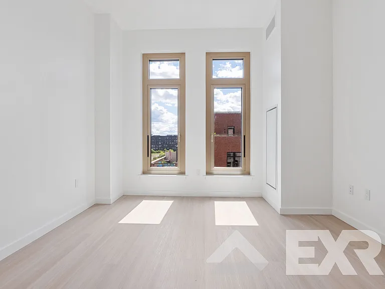 33 4th St #312 — Photo 2