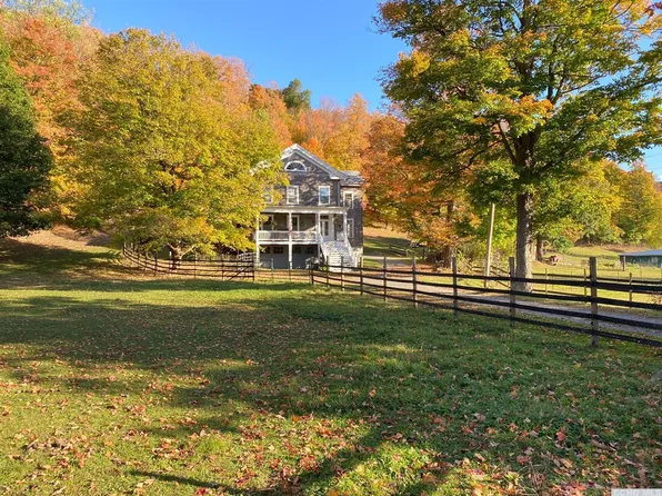 33 Thomas St, Chatham, NY 12037