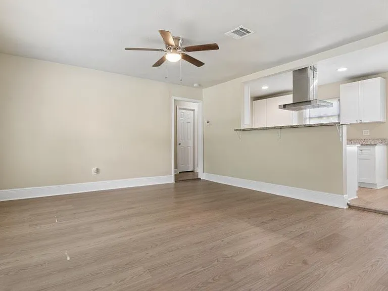 216 Bearle St — Photo 3