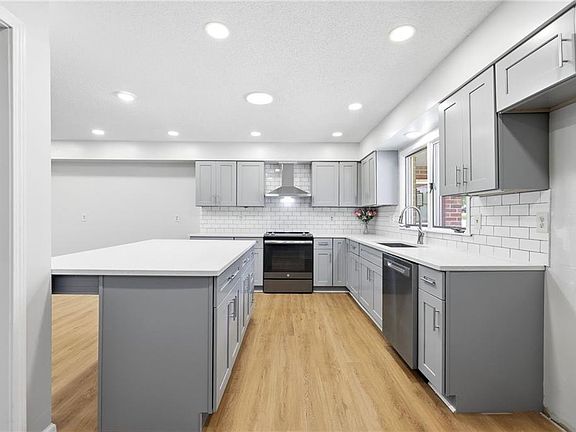 4th image of 7400 E 126th St