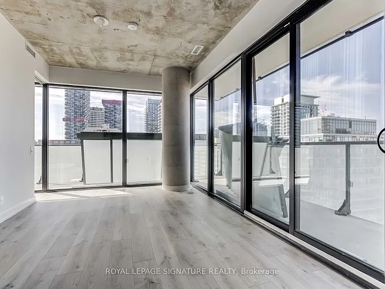 161 Roehampton Ave #903 — Photo 1