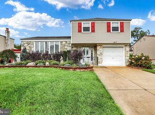 9746 Glenhope Rd, Philadelphia, PA 19115