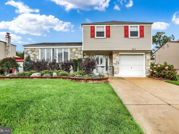 9746 Glenhope Rd, Philadelphia, PA 19115