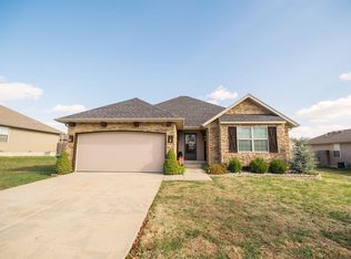 212 Dixie Ave, Clever, MO 65631