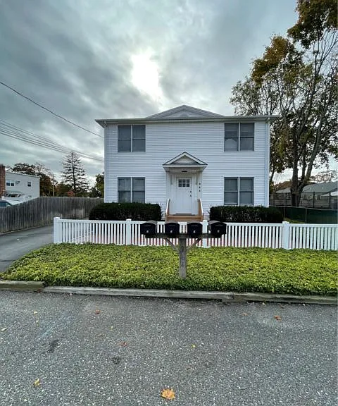 944 Union St #B — Photo 1