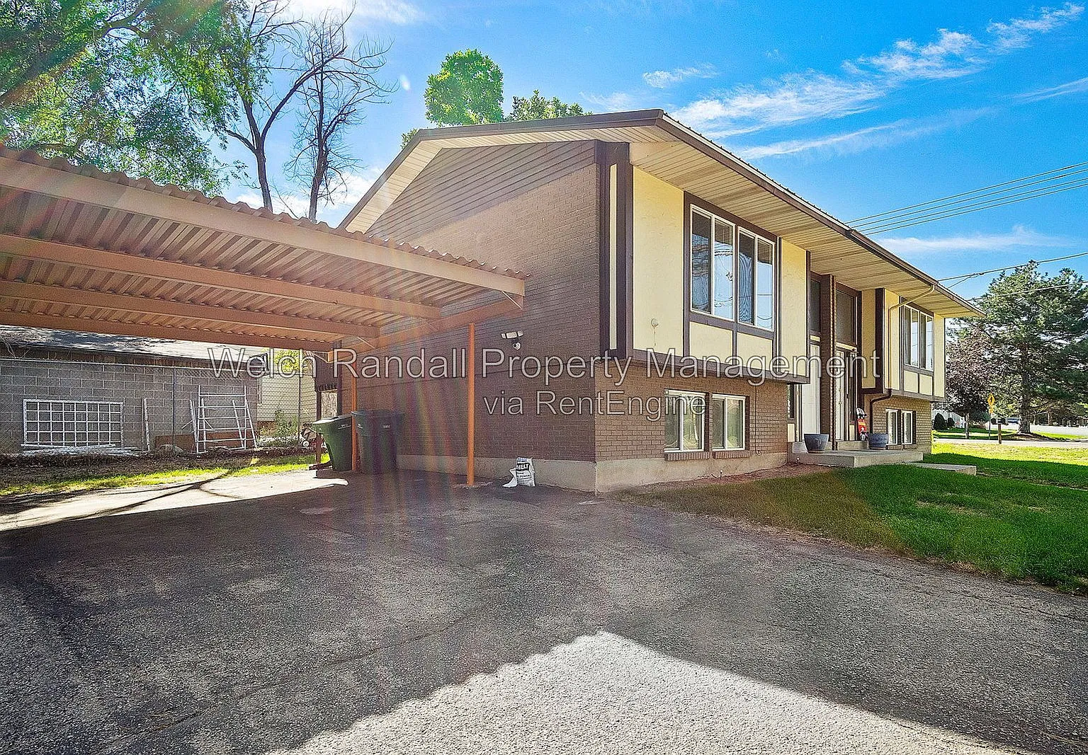 2 bed, 1.5 bath, 1286 sqft, $1,595 — Photo 2