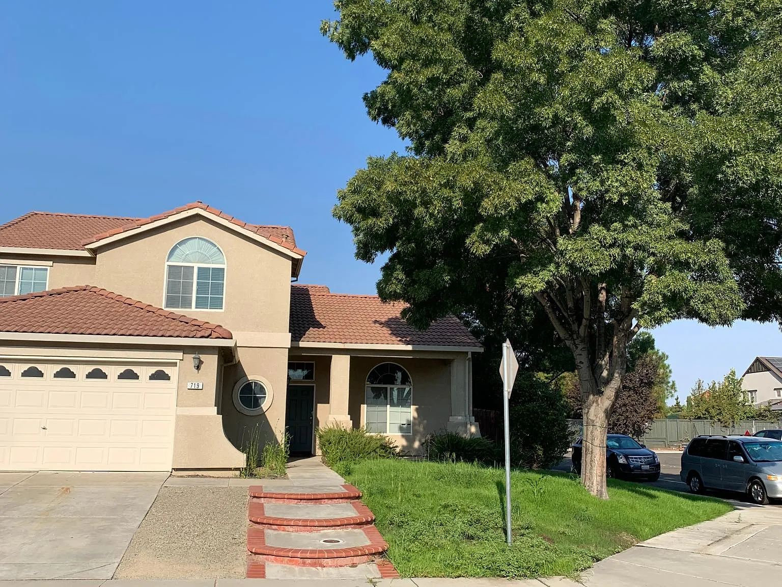 4 bed, 2200 sqft, $3,100 — Photo 1