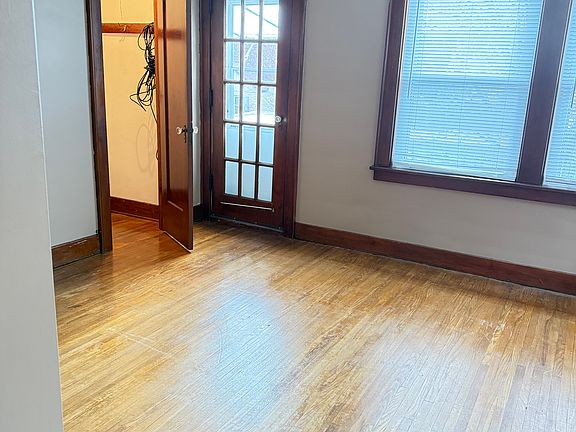 3rd image of 119 Washington Ave Floor 2