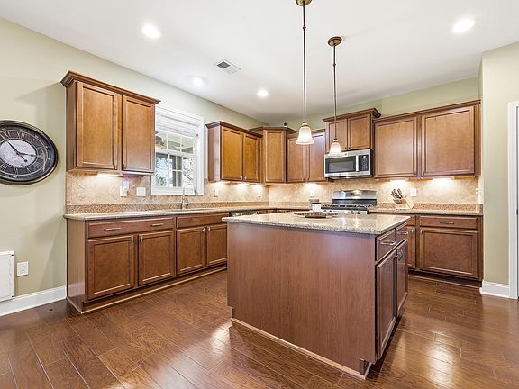 4th image of 1161 Wyatt Ln.
