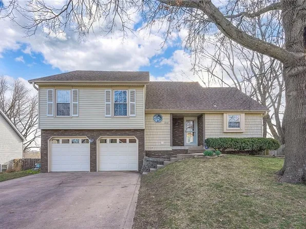 4721 Halsey St, Shawnee, KS 66216