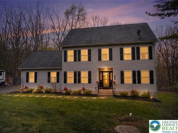 2512 Valley View Acres Rd, Stroudsburg, PA 18360