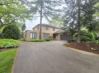 110 Hart St, Essexville, MI