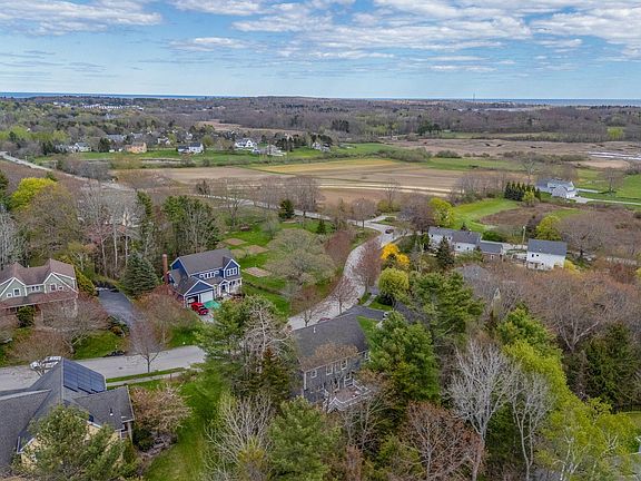 2nd image of 6 Leighton Farm Road