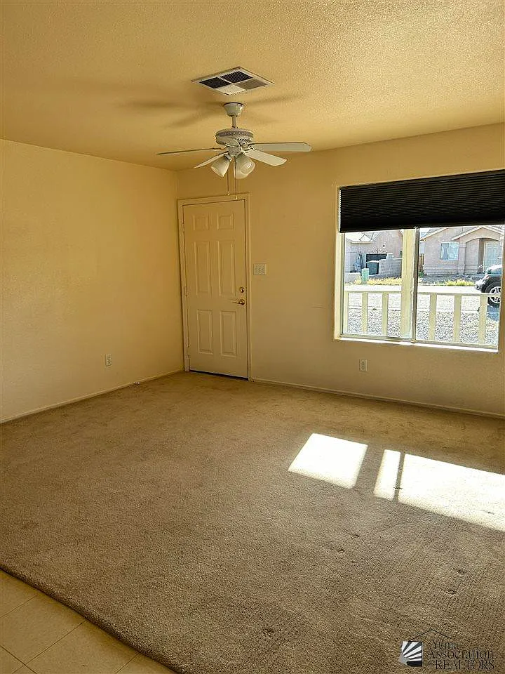 3 bed, 2.0 bath, 1008 sqft, $1,250 — Photo 4