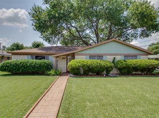 6700 John Dr, Richland Hills, TX 76118