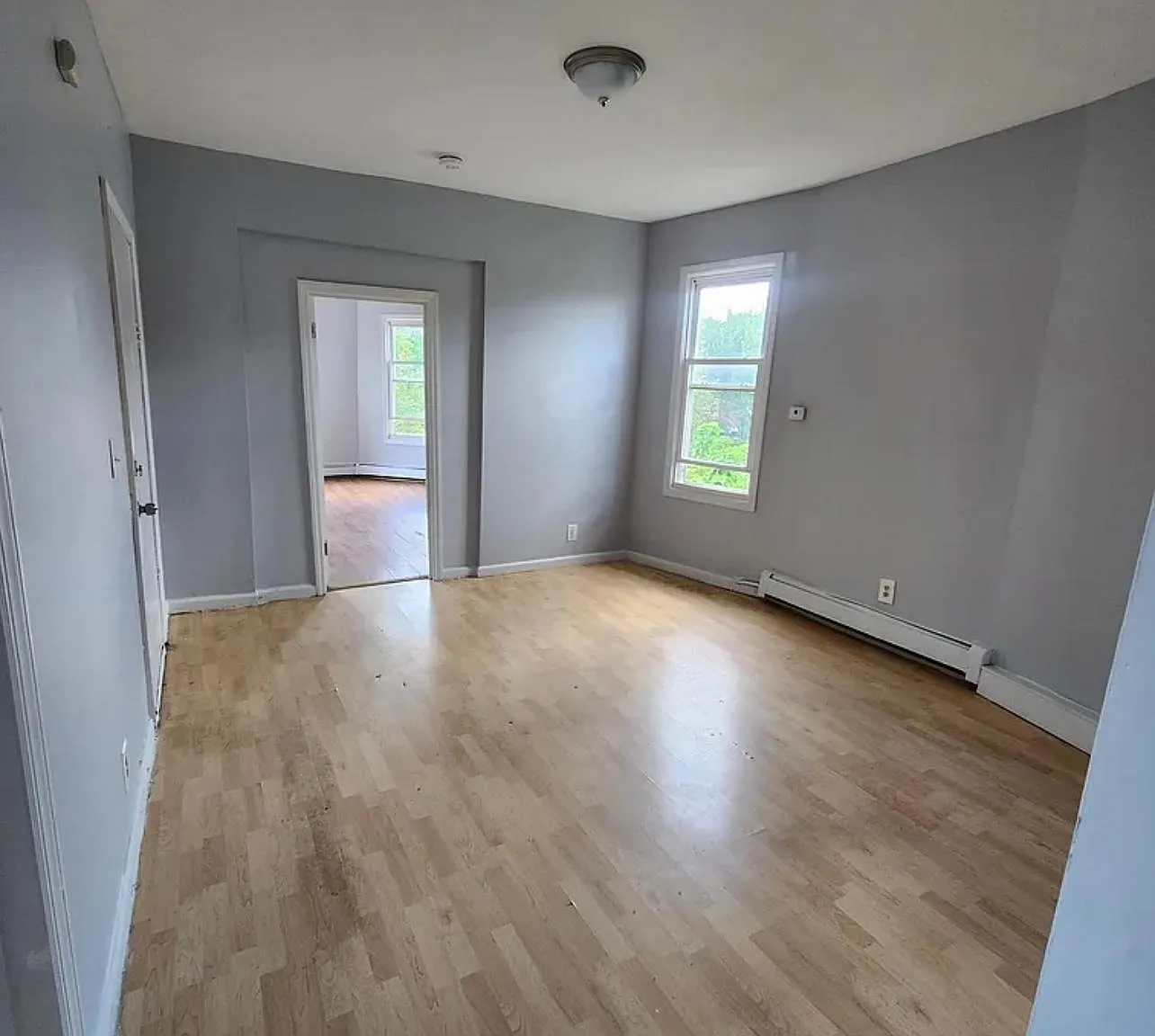 3 bed, 1000 sqft, $1,850 — Photo 2