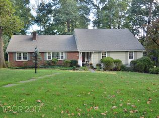 4 Sleepy Hollow Rd, Upper Saddle River, NJ 07458