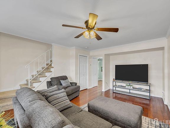 4th image of 23 Quail Run Rd