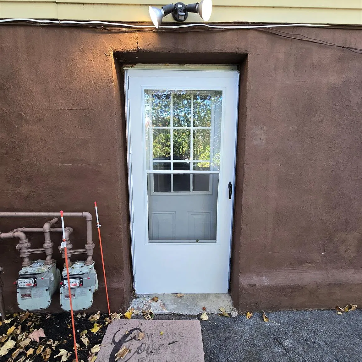 2 bed, 1.0 bath, 2447 sqft, $2,200 — Photo 2